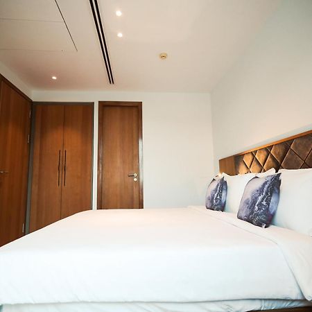 The World Surat Hotel Exterior foto