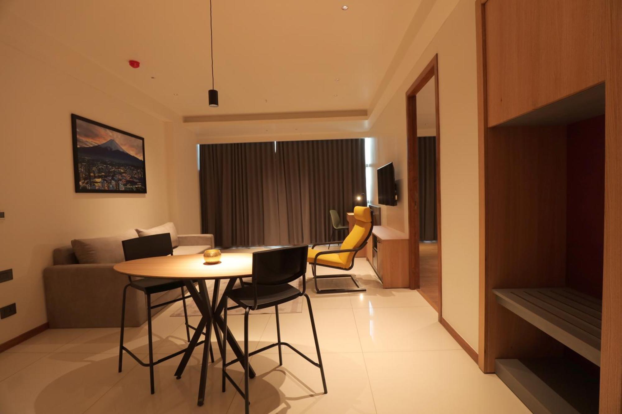 The World Surat Hotel Exterior foto