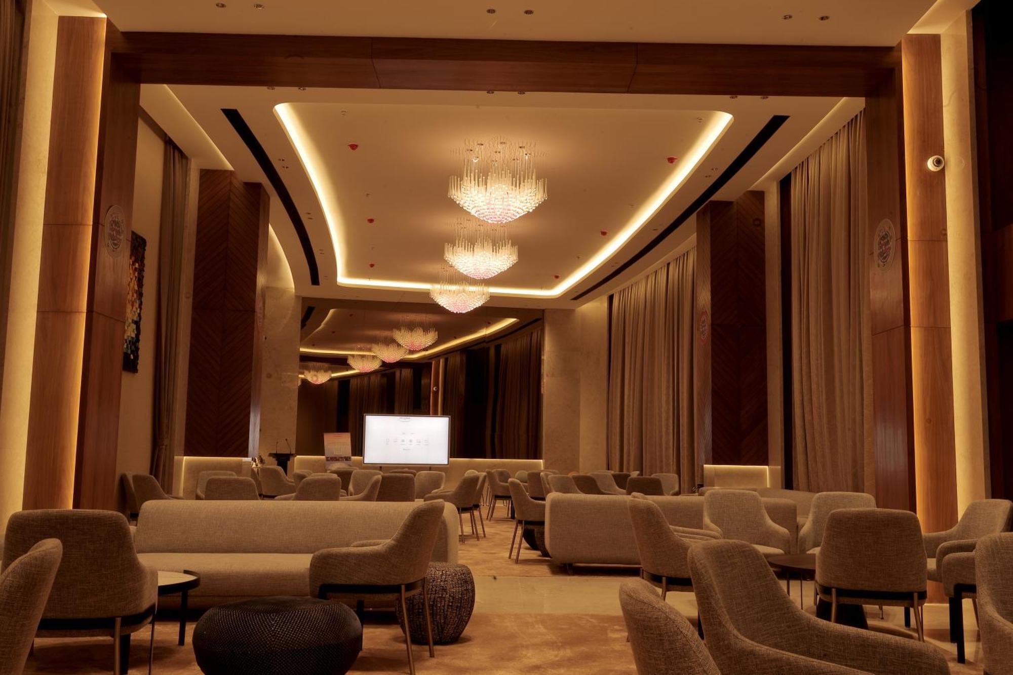 The World Surat Hotel Exterior foto