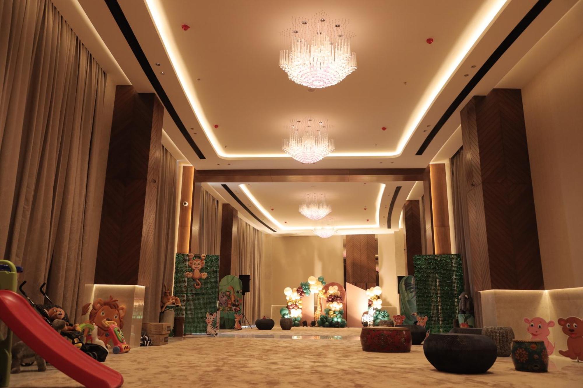 The World Surat Hotel Exterior foto
