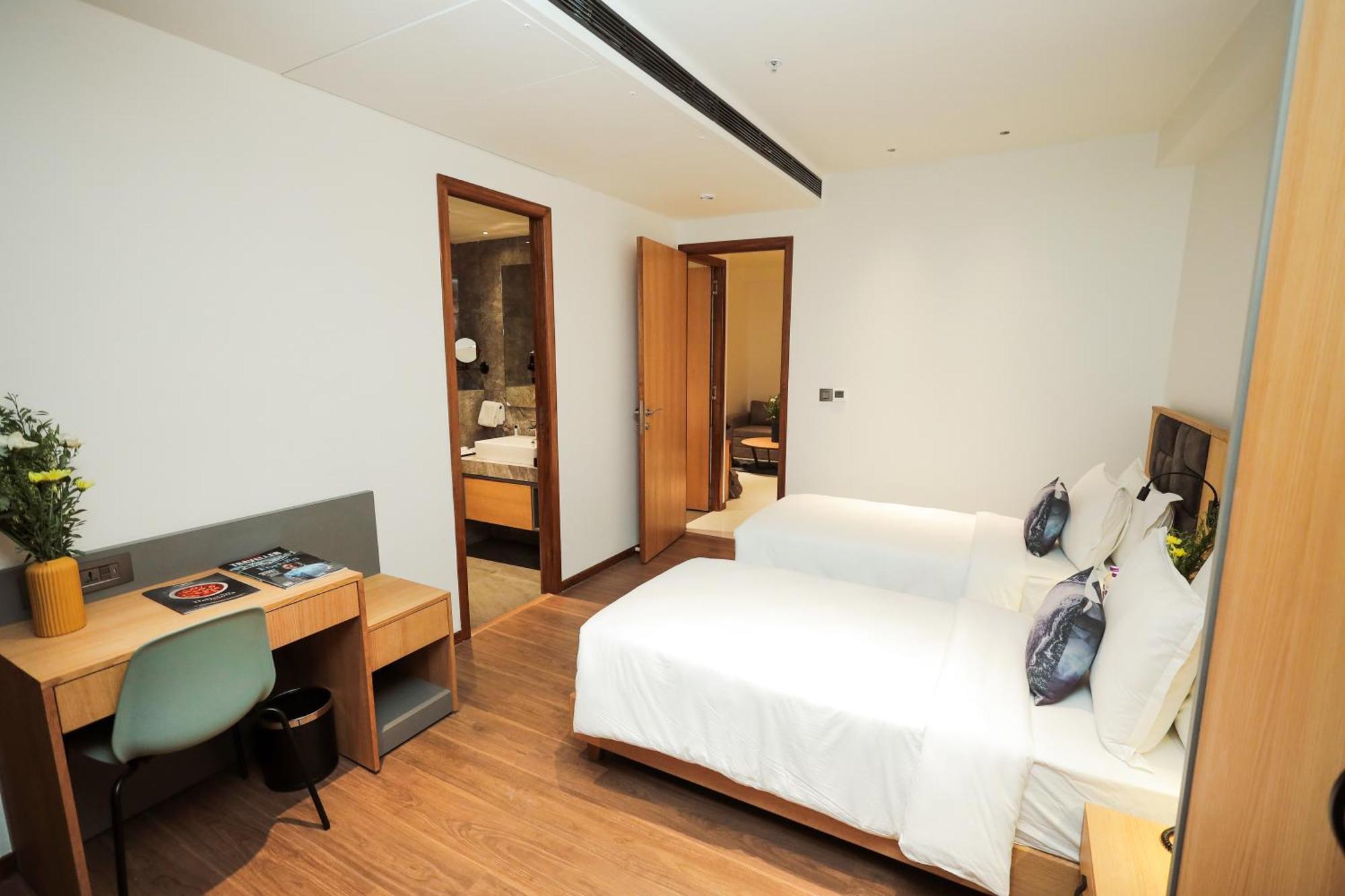 The World Surat Hotel Exterior foto