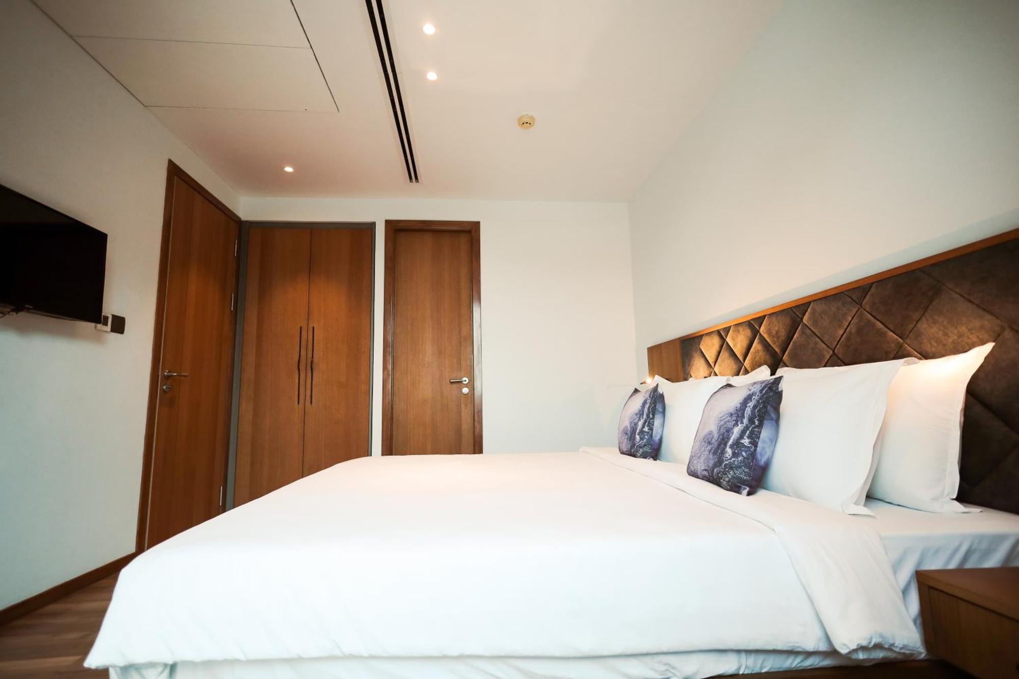 The World Surat Hotel Exterior foto