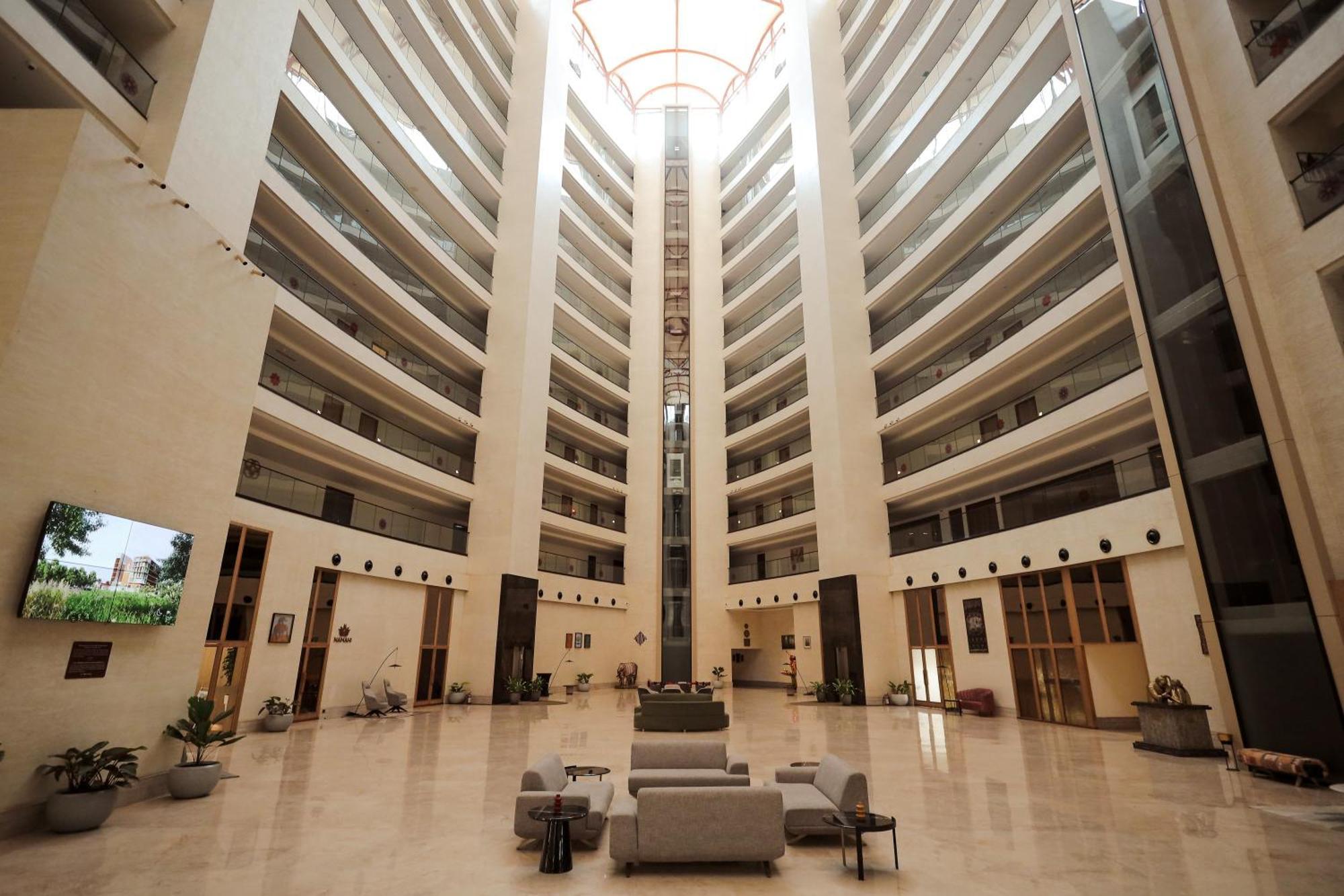 The World Surat Hotel Exterior foto